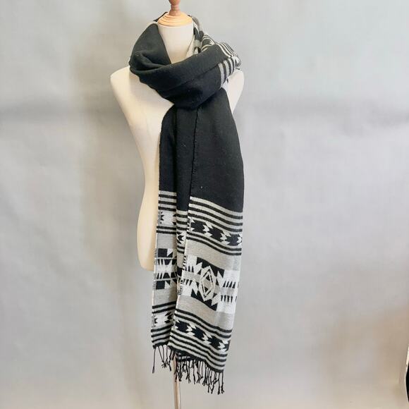 Steve Madden black neutral Aztec southwestern boho blanket scarf One Size 25X80 - Picture 5 of 11